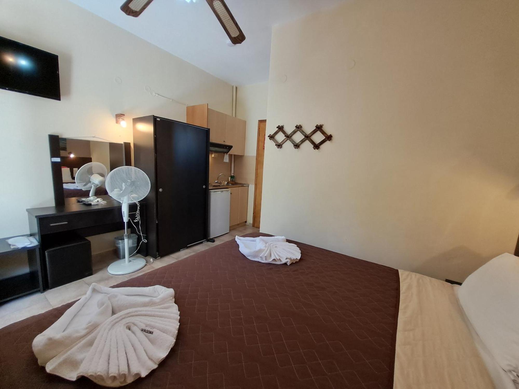 Gorgona Hotel Patitiri  Bagian luar foto