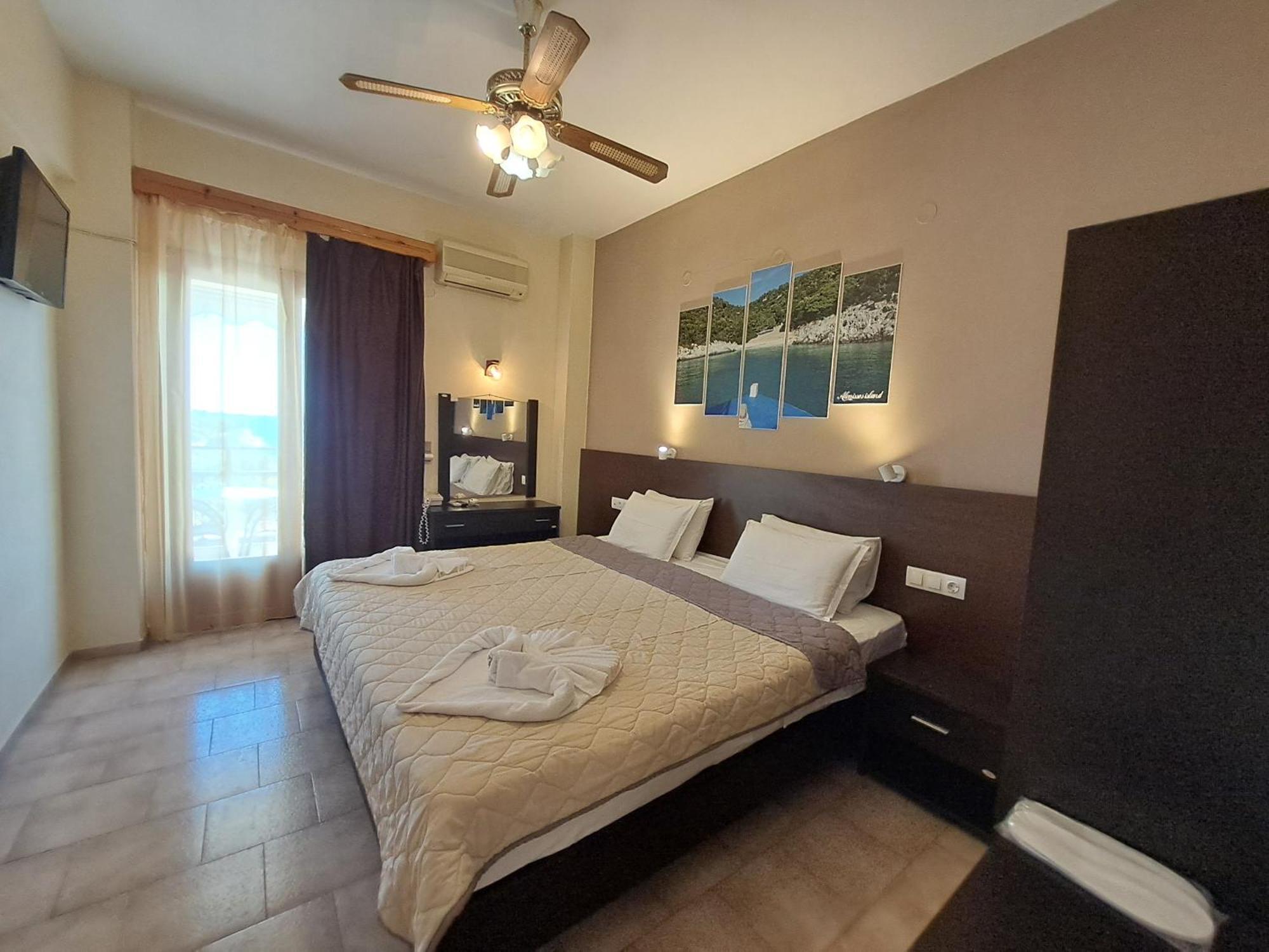 Gorgona Hotel Patitiri  Bagian luar foto