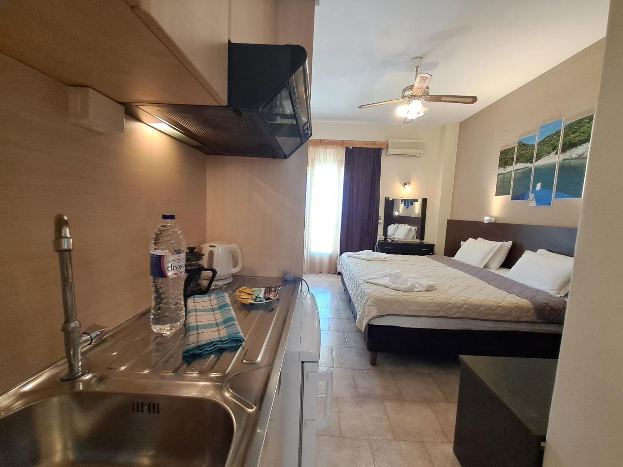 Gorgona Hotel Patitiri  Bagian luar foto