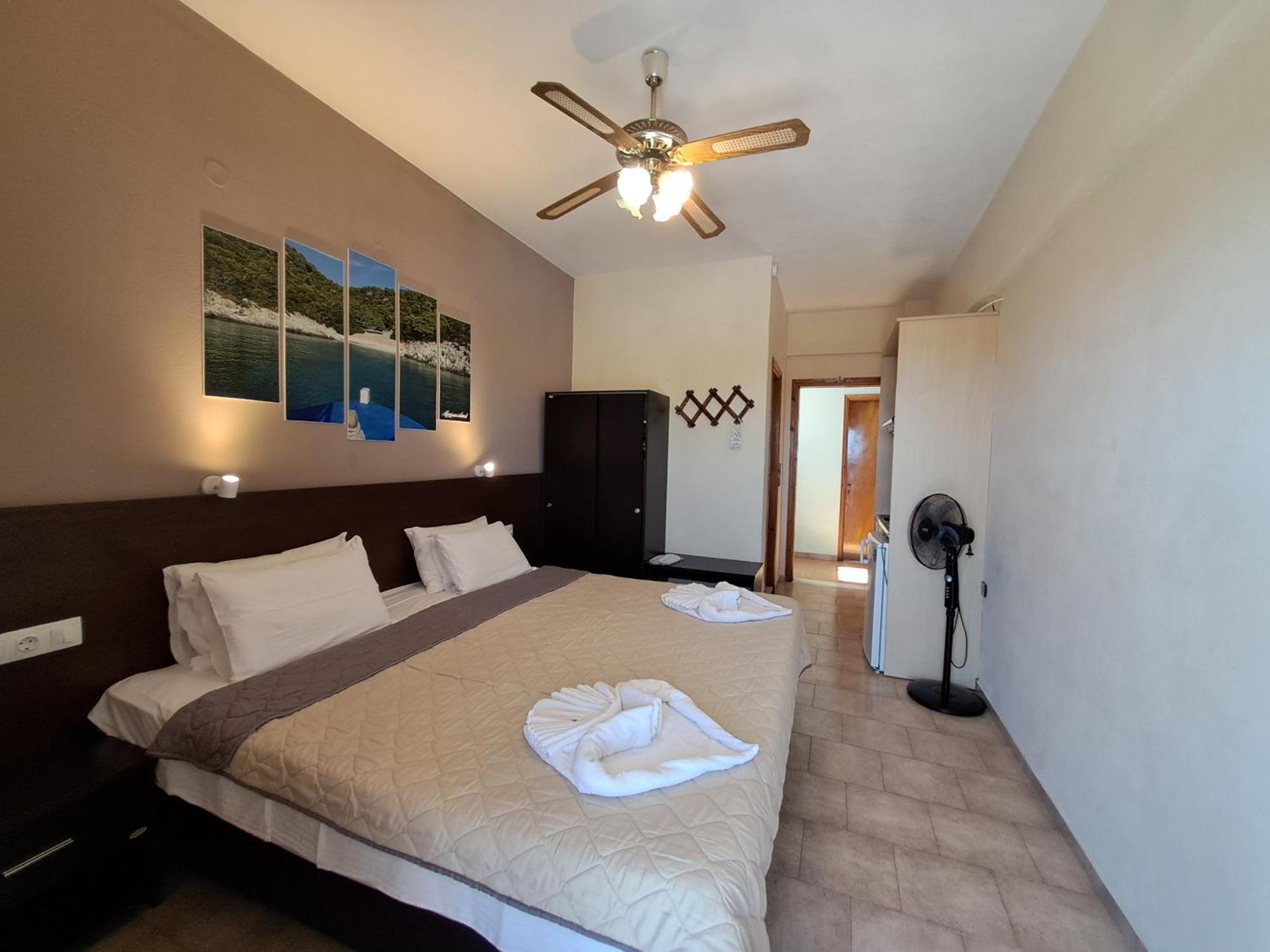 Gorgona Hotel Patitiri  Bagian luar foto