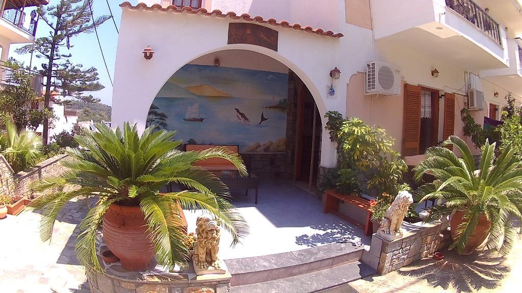Gorgona Hotel Patitiri  Bagian luar foto